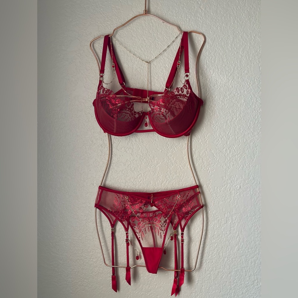 HB Ruby Red 3 piece set ❤️🔥✨